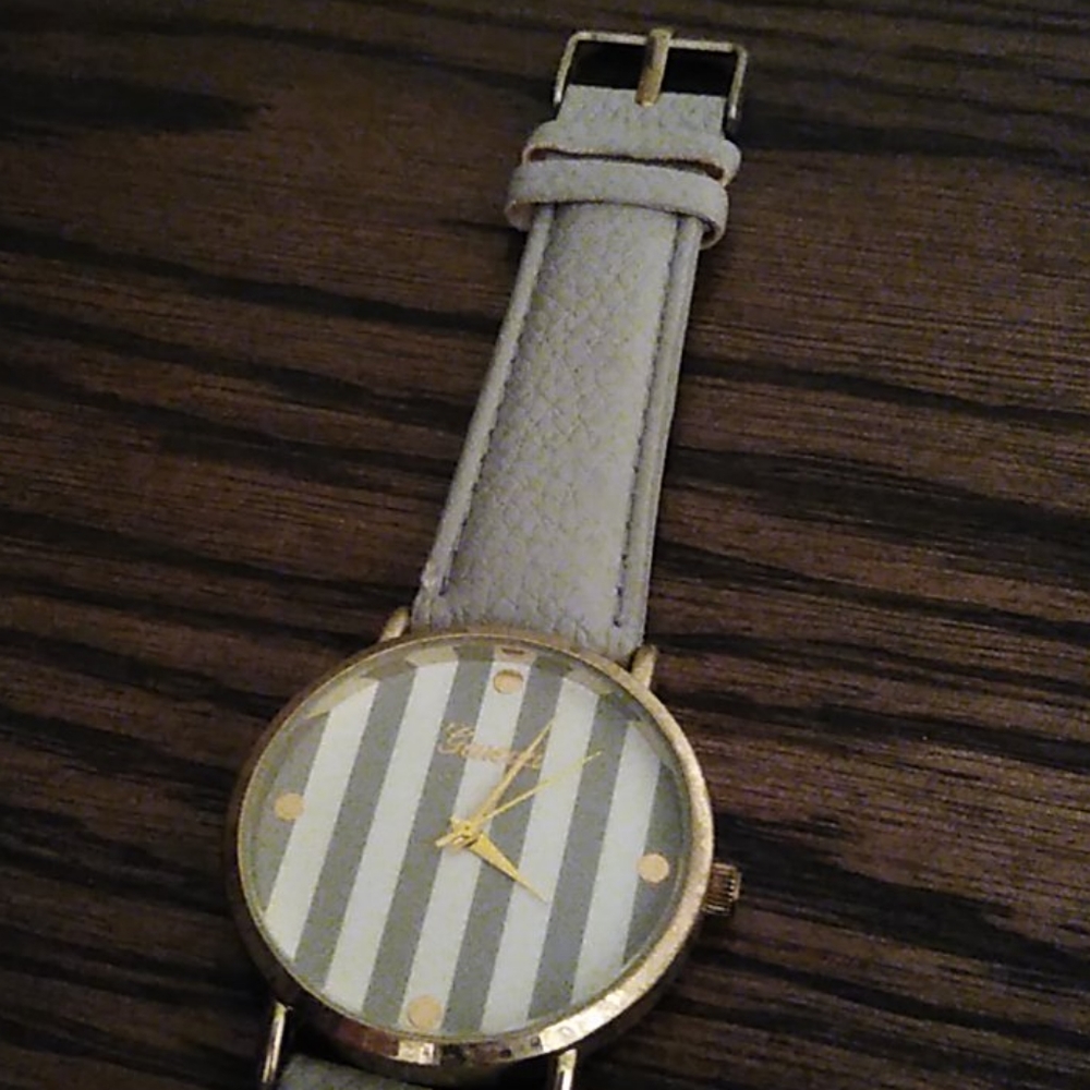 Watch - Picture 4 of 4